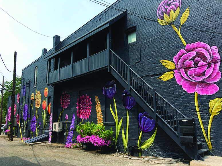 Artist decorates Mason with floral murals | The County Journal