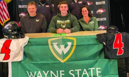 Hayward signs with  Wayne State University